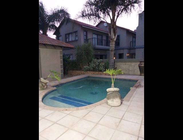3 BEDROOM CLUSTER FOR SALE IN SONNEVELD